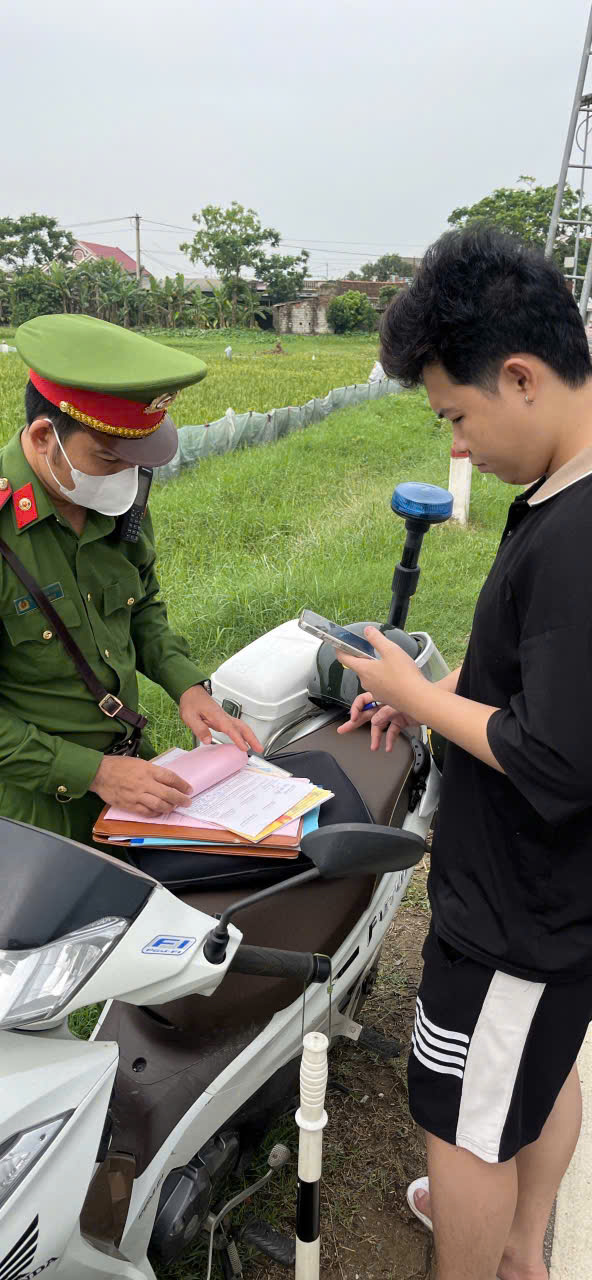 Anh-tin-bai